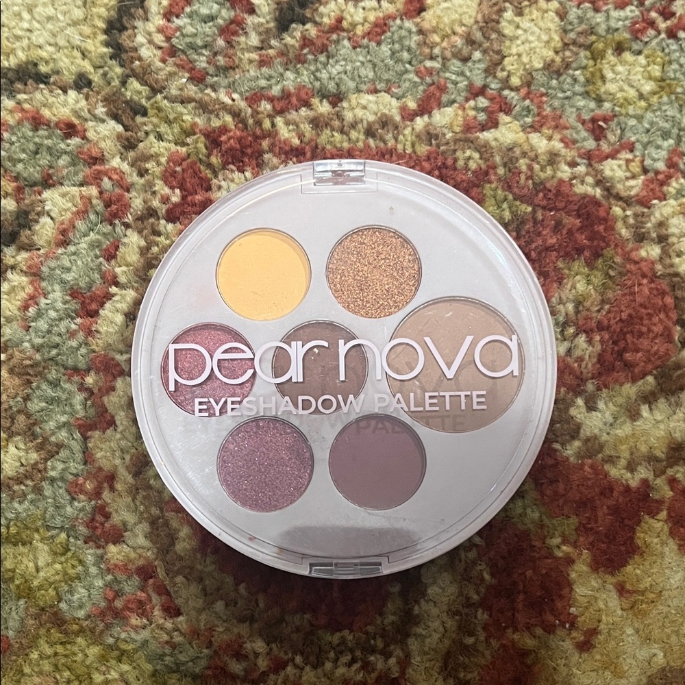 Pear Nova Eyeshadow Palette - Warm Neutrals & Gold